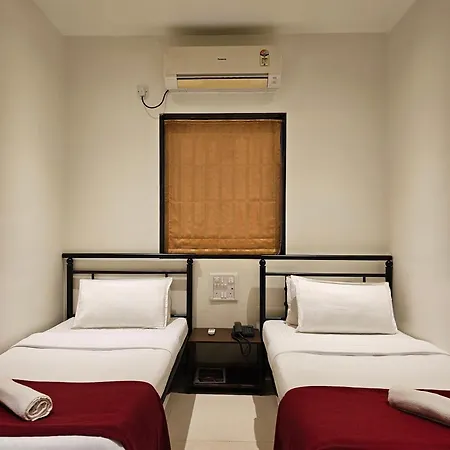 Hotel Kumkum Mumbai Exterior photo