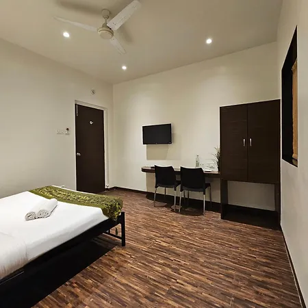 Hotel Kumkum Mumbai Exterior photo
