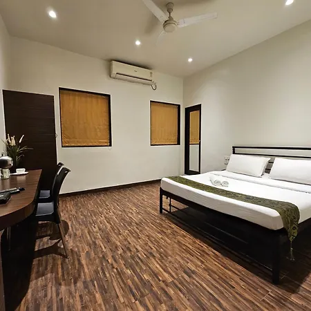 Hotel Kumkum Mumbai Exterior photo