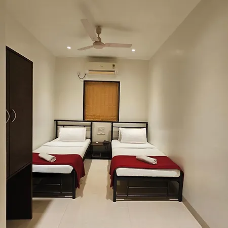Hotel Kumkum Mumbai Exterior photo