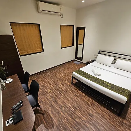 Hotel Kumkum Mumbai Exterior photo